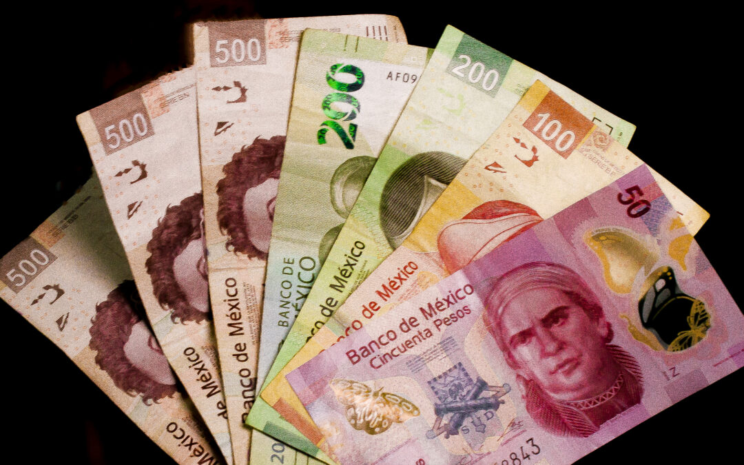 Policía regresa cheque por 40 millones de pesos a su dueño