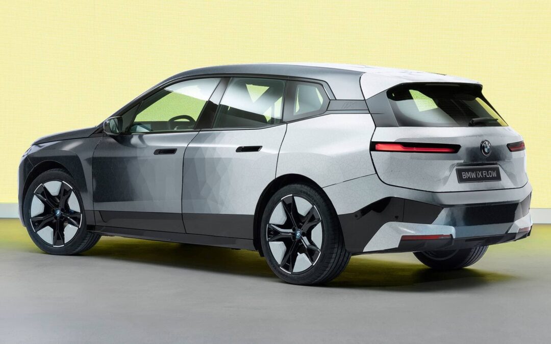BMW presenta al «Camaleón», cambia de color con aplicación