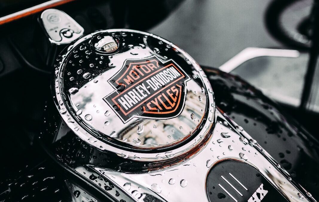 Harley Davidson suspende fabricación de motos de gasolina