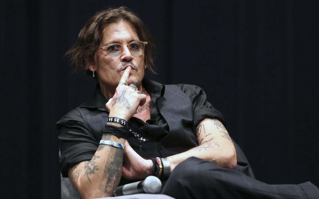 Johnny Depp dirigirá una película junto con Al Pacino como productor