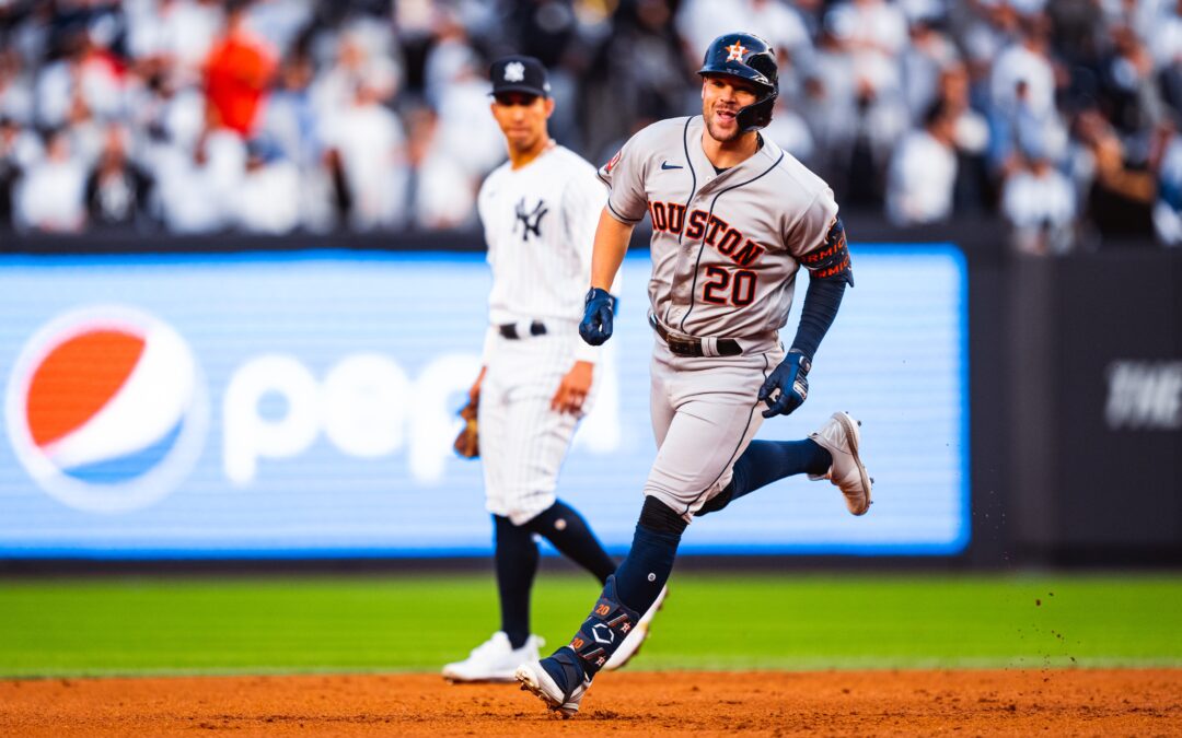 Astros se colocan a un triunfo de barrer a Yankees