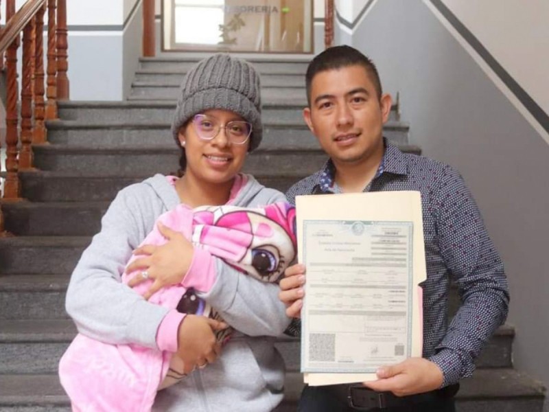 En Hidalgo, primer bebé registrada con apellido materno