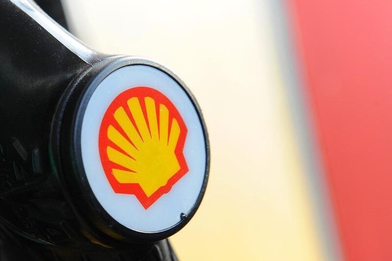 Acciones de Shell caen tras advertir que menores márgenes afectarán en el 3T-Investing