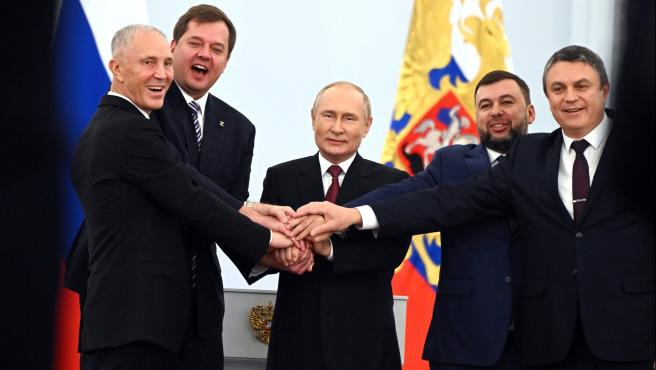 Líderes políticos de las 4 regiones reunidos con Putin. Fotografía extraída de Twitter.