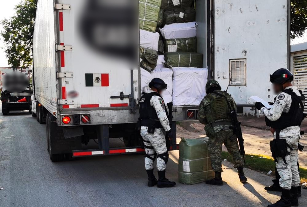 Sedena y Guardia Nacional incautan tractocamiones con mercancía ilegal