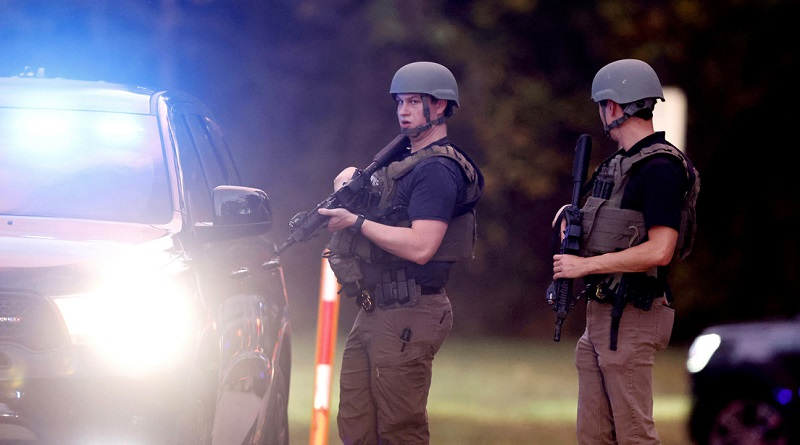 Adolescente mata 5 personas tras tiroteo masivo en Carolina del Norte