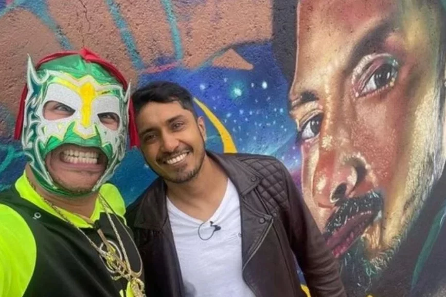 Tenoch Huerta llora al ver un mural con su rostro en la Ciudad de México