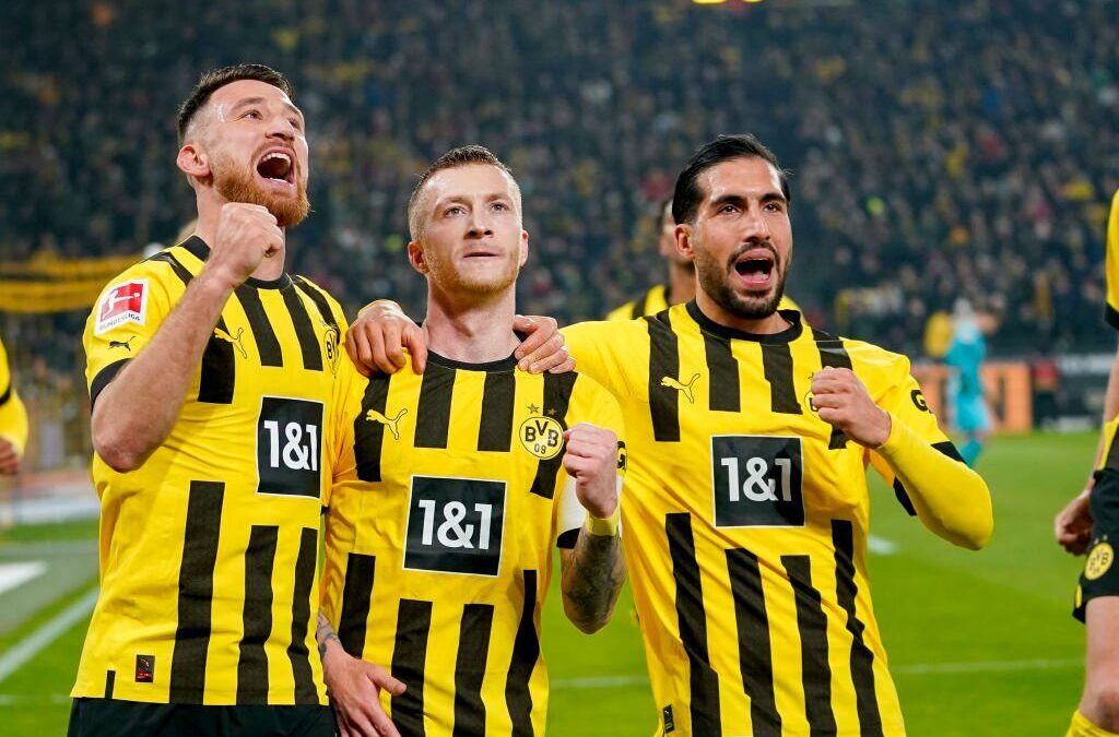 Dortmund, imparable, toma el liderato de la Bundesliga