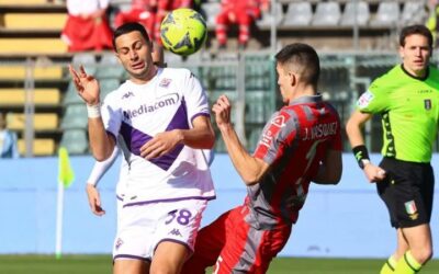 Johan Vásquez y el Cremonese caen con la Fiorentina