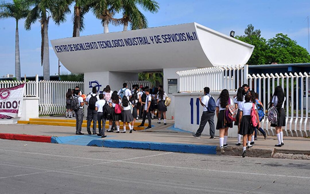 Estudiantes toman instalaciones de CBTis en Morelos ante acoso escolar
