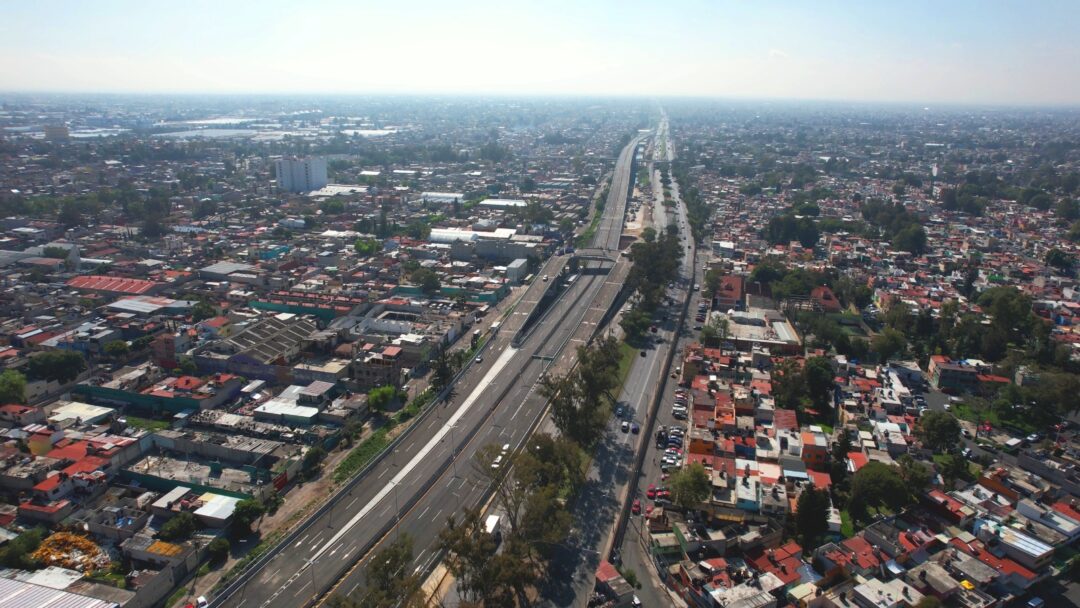 Infraestructura carretera posicionan al Edoméx como centro logístico del país