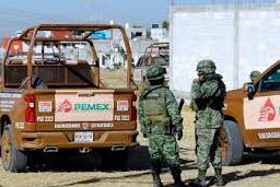 Huachicoleros atacan a personal de PEMEX en Xonacatepec