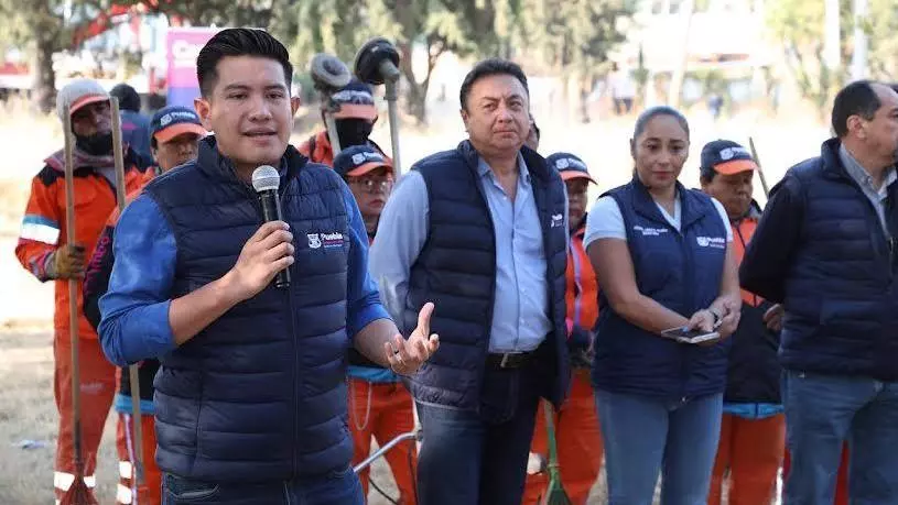 Ayuntamiento inicia jornada de limpieza en colonias de Puebla