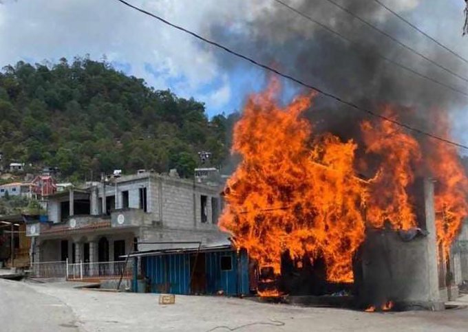 Chiapas vive ocho horas de terror con balacera en las calles