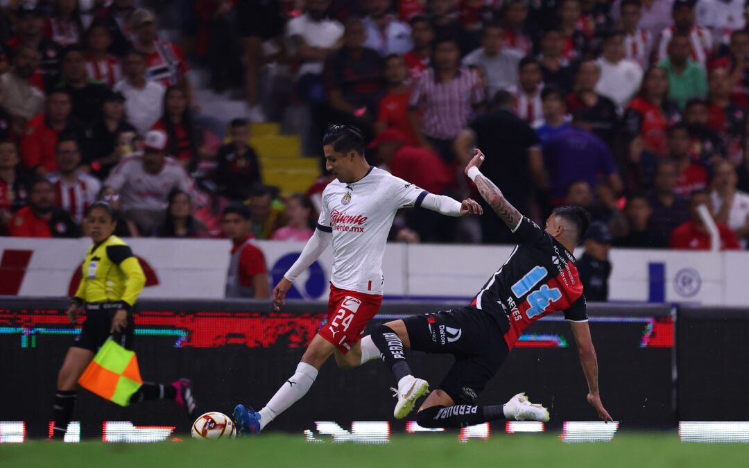 Duelazo; Chivas y Atlas reparten puntos en un partido de infarto