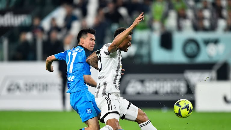 El Napoli rescata un triunfo agónico sobre la Juventus de Turín