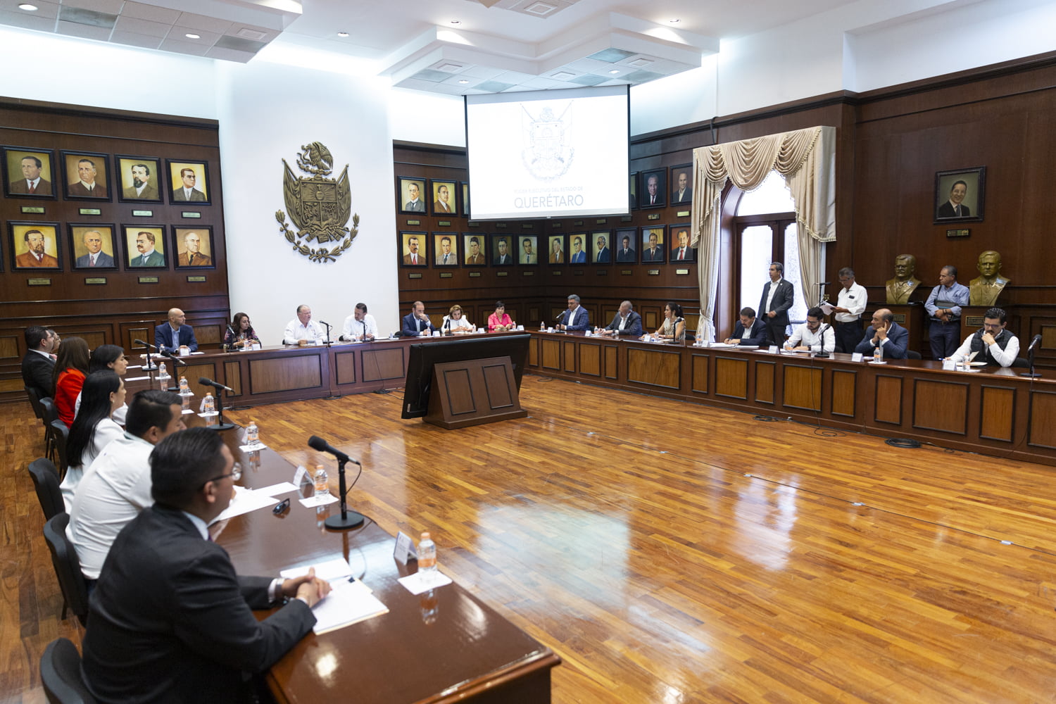 Reunión de Mauricio Kuri con gabinete, senadores y titulares en Querétaro. Foto: Especial