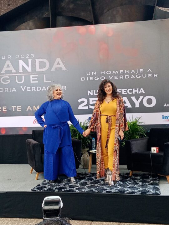 Amanda Miguel y Ana Victoria 