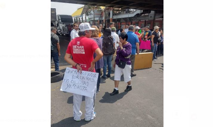 Militantes del PRI organizan bloqueo por crisis de agua en Ecatepec