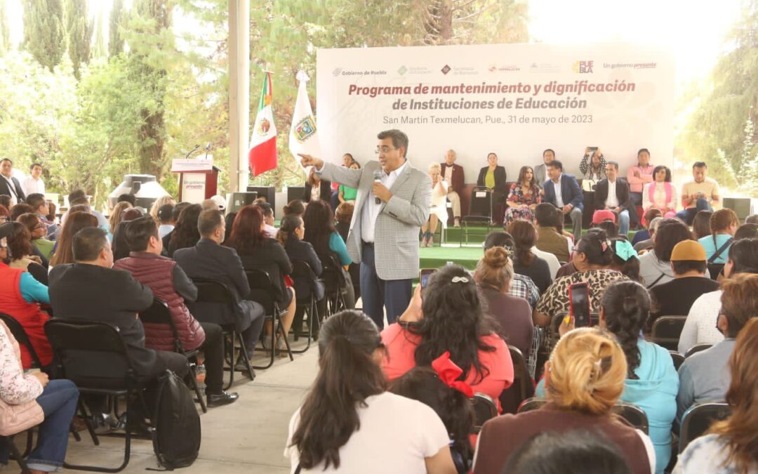 Gobierno de Puebla entrega acciones en beneficio de 35 escuelas de San Martín Texmelucan