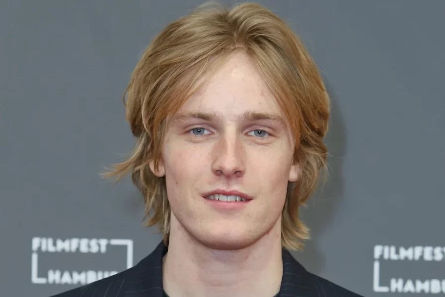 How could anyone but Louis Hofmann play Johan Liebert in a live-action  adaptation? : r/MonsterAnime