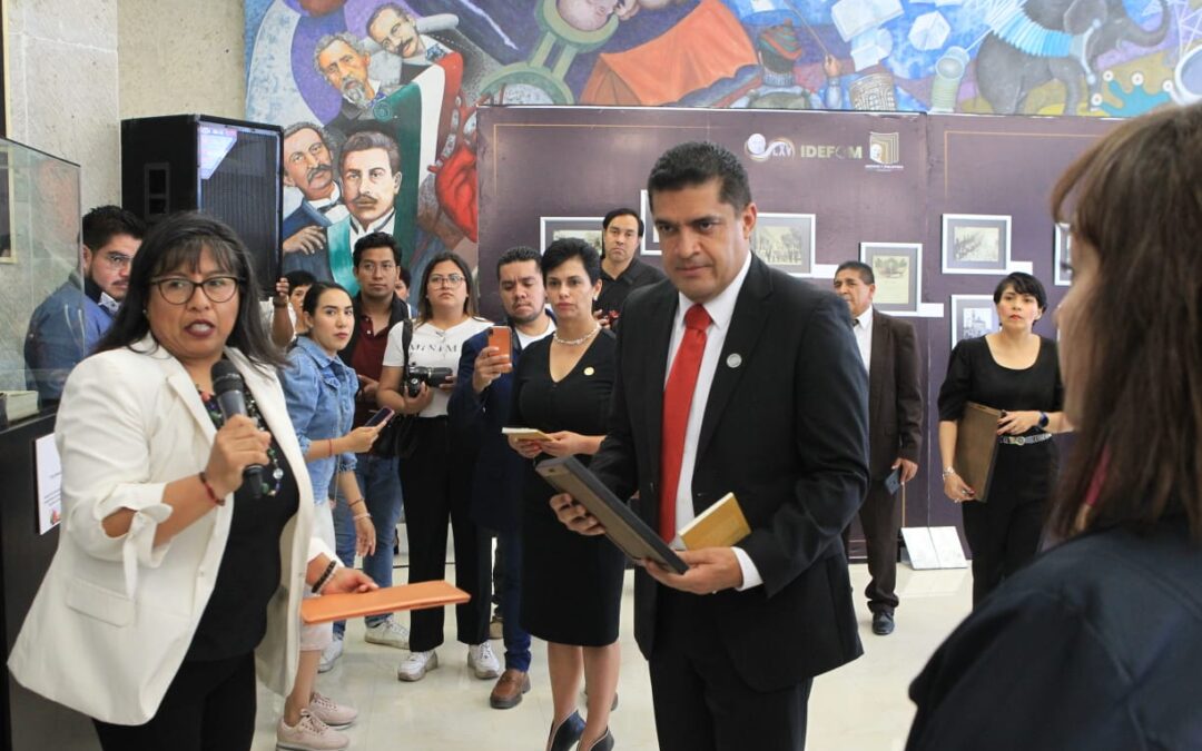 Hidalgo entrega documentos de creación a 23 municipios