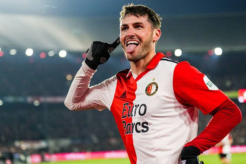 Santiago Giménez decide quedarse en el Feyenoord