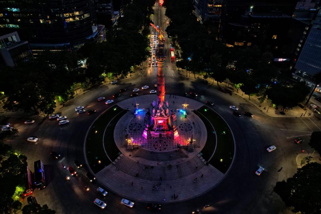 Ilumina Gobierno capitalino edificios y monumentos emblemáticos en el marco del Día Internacional del Orgullo LGBTTTlQ+ 4