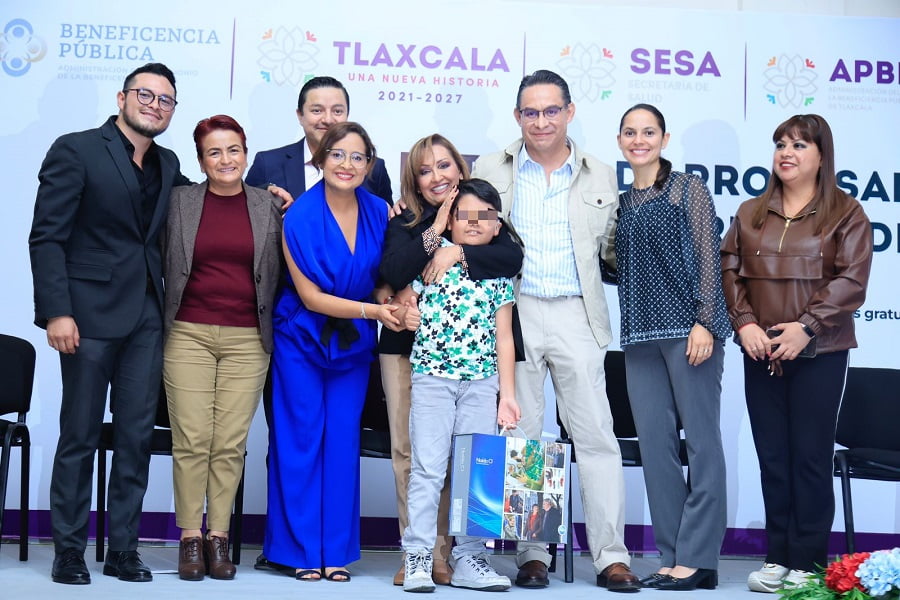 Gobierno de Tlaxcala entregó procesadores de implante coclear a 22 infantes