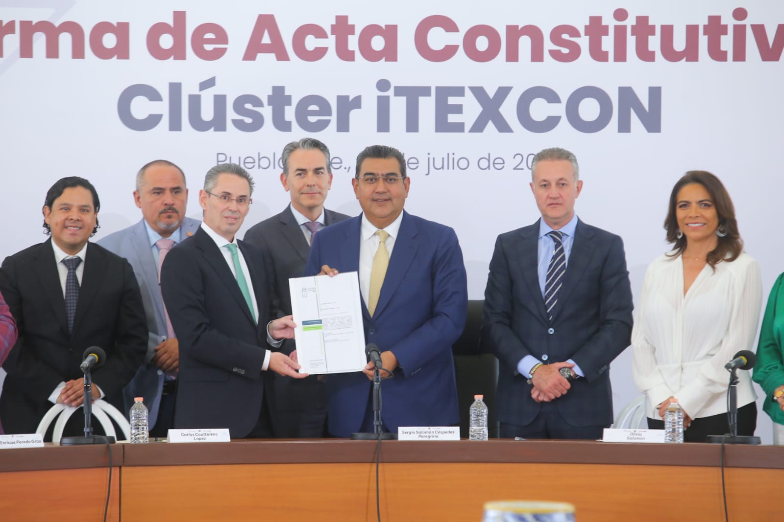 Gobierno de Puebla crea clúster de la industria textil y confección 1