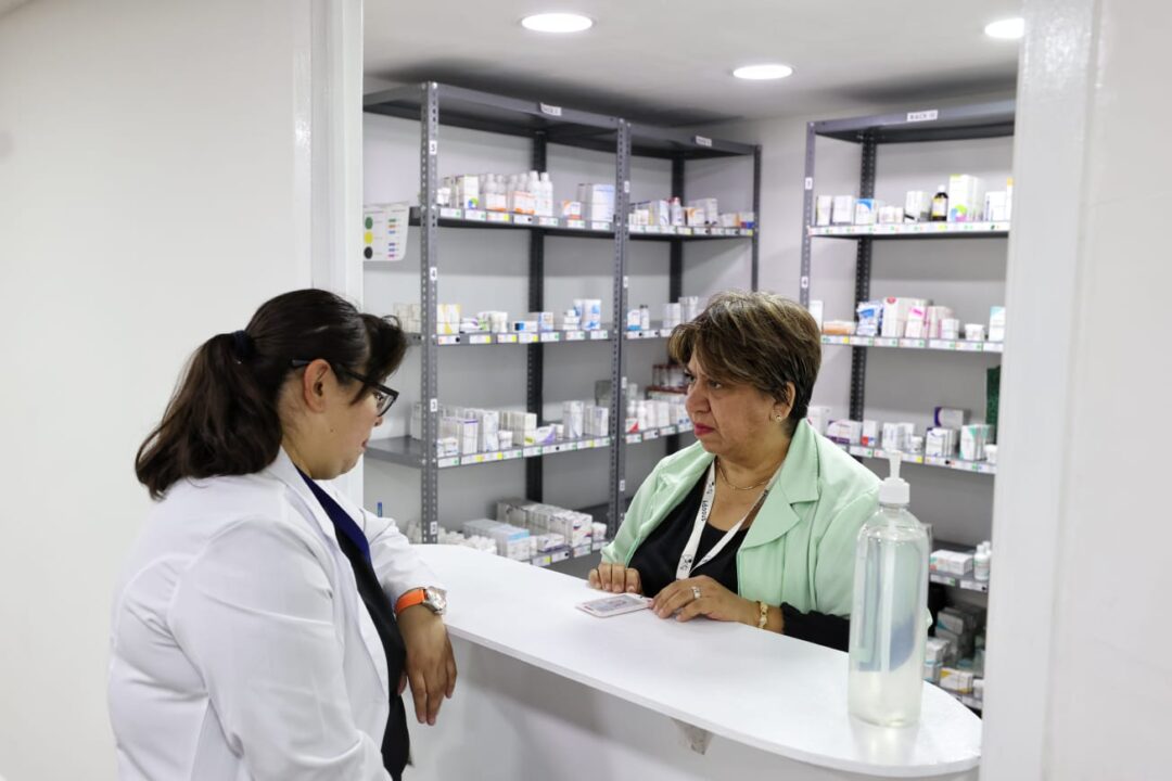 Inaugura Martí Batres Centro de Salud en la Central de Abasto