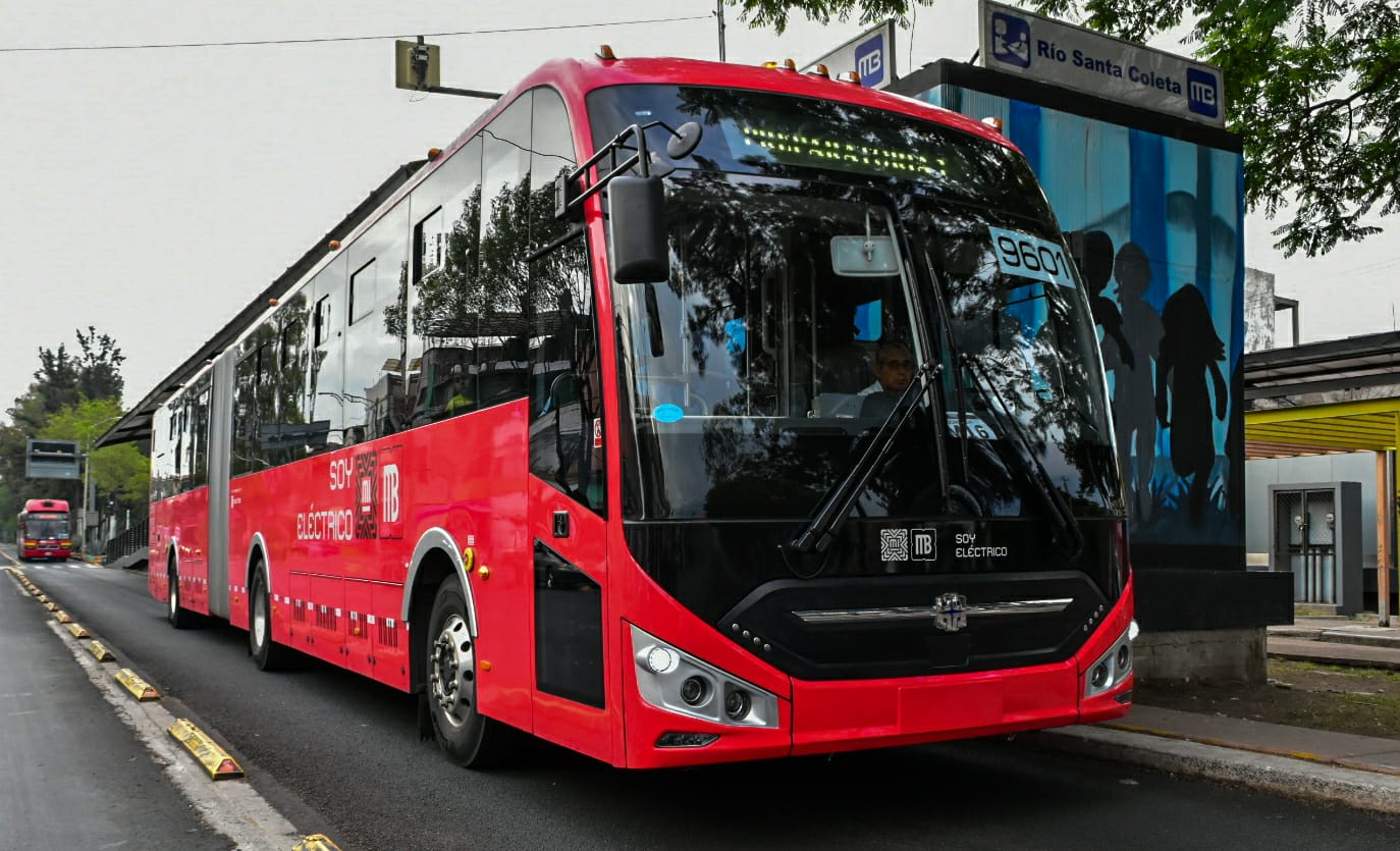 Inicia Metrobús pruebas de la primera unidad articulada eléctrica en Línea 5 3