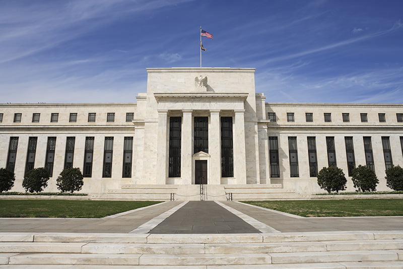 La Fed sube la tasa a máximo nivel en 22 años y abre puerta a otro ajuste