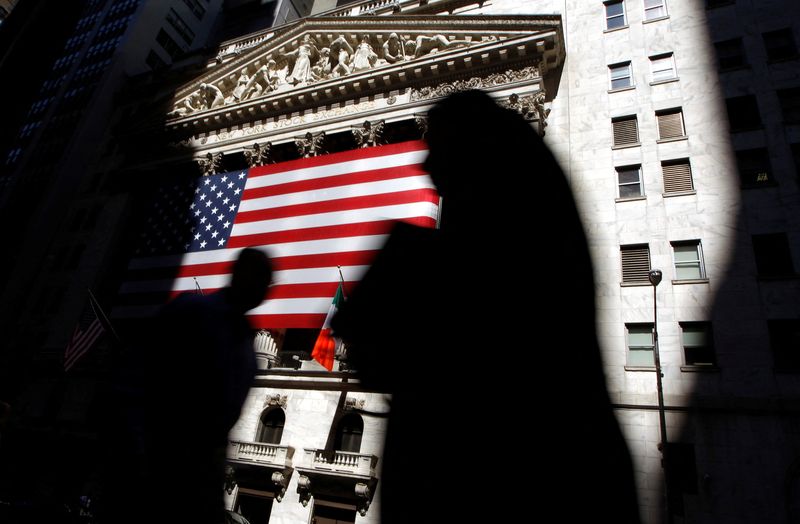 Wall Street a la baja en espera de resultados tecnológicos y decisión de la Fed