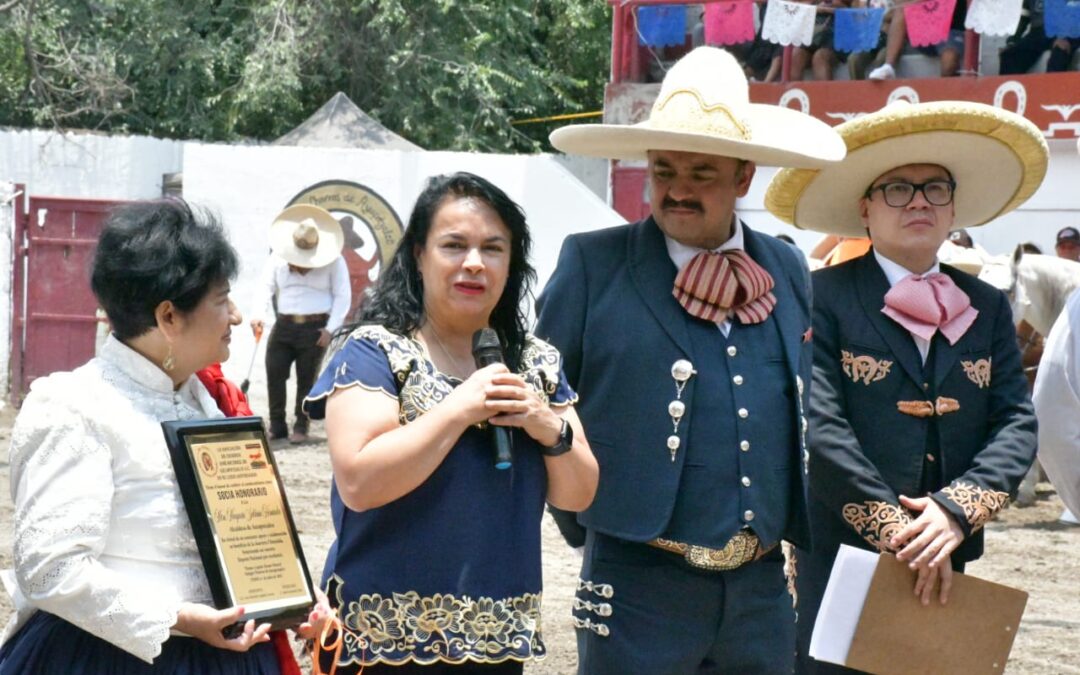 Margarita Saldaña es reconocida por impulsar la charrería