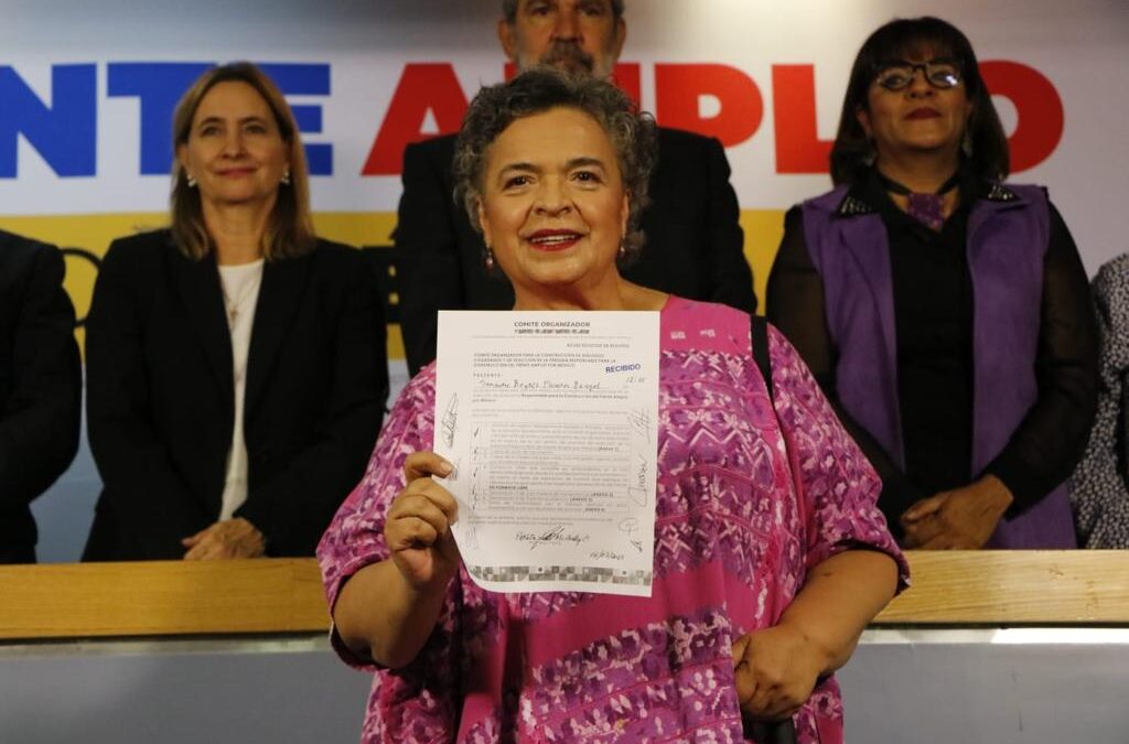 Beatriz Paredes se registra como aspirante del Frente Amplio por México