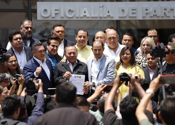 PAN, PRI y PRD formalizan registro del Frente Amplio por México ante el INE
