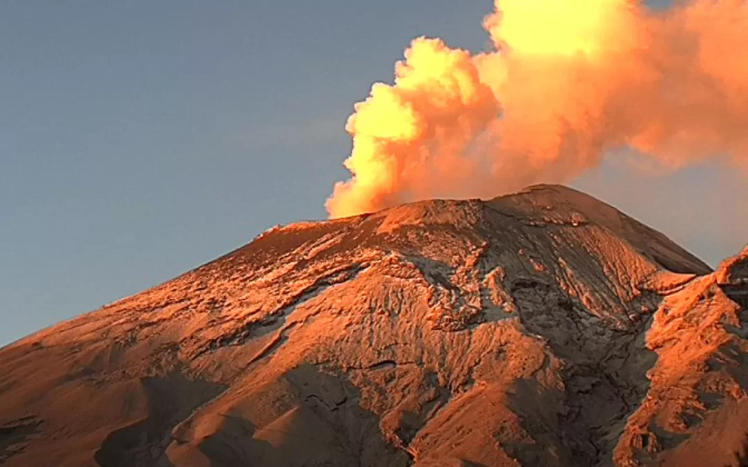 Volcán Popocatépetl registra casi 200 exhalaciones