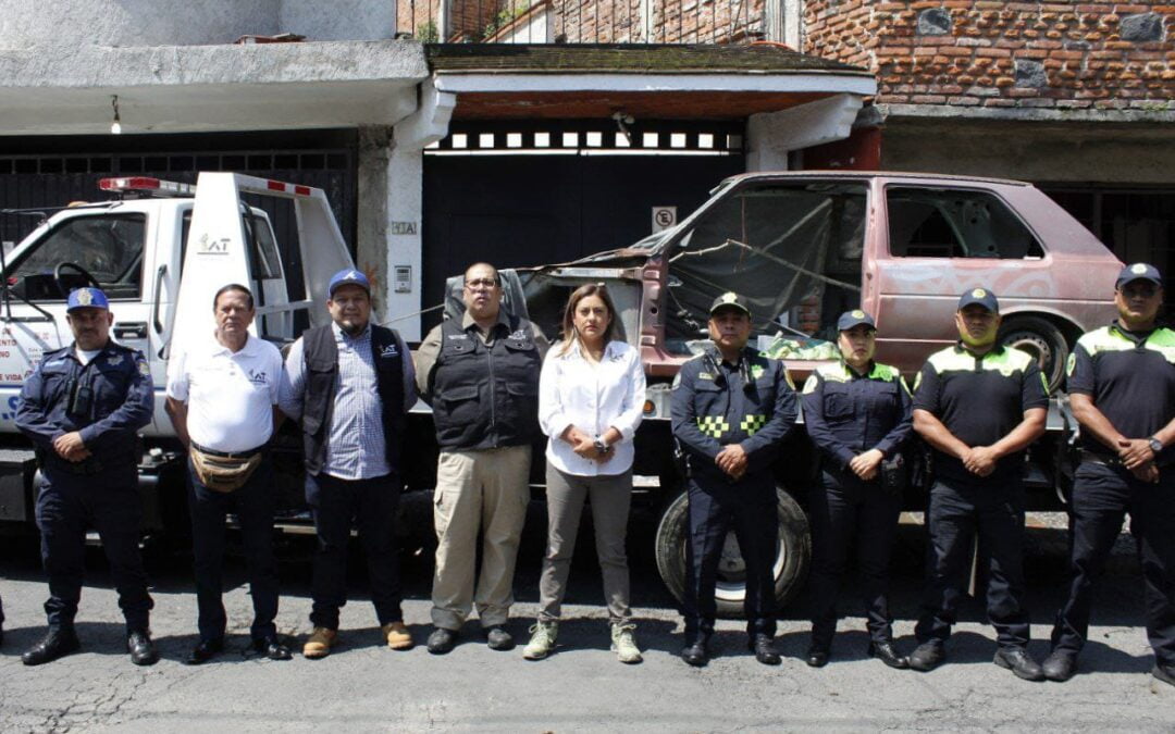 Alfa González dio arranque al operativo de retiro de autos chatarra en Tlalpan
