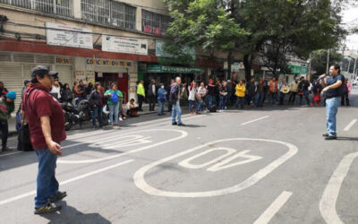 SNTE lleva a cabo una protesta en calles de la CDMX