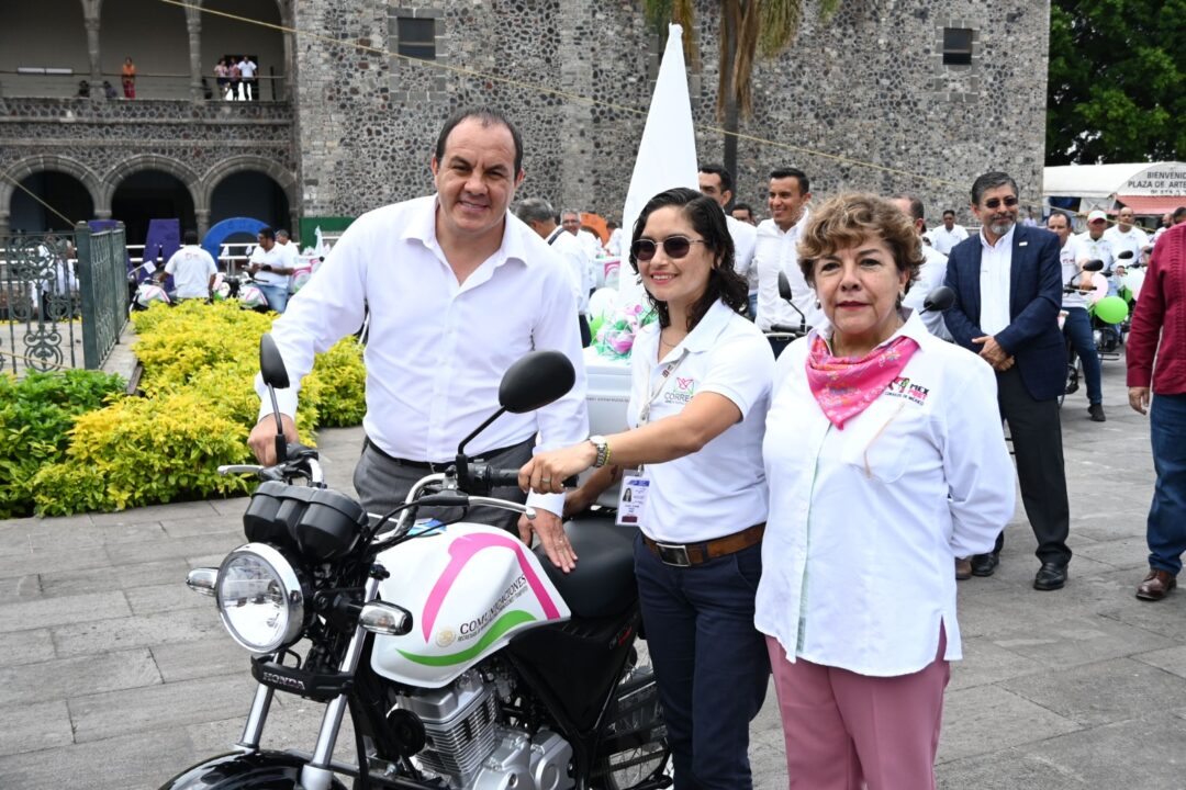 Entregan 40 motocicletas a personal del Sepomex en Morelos