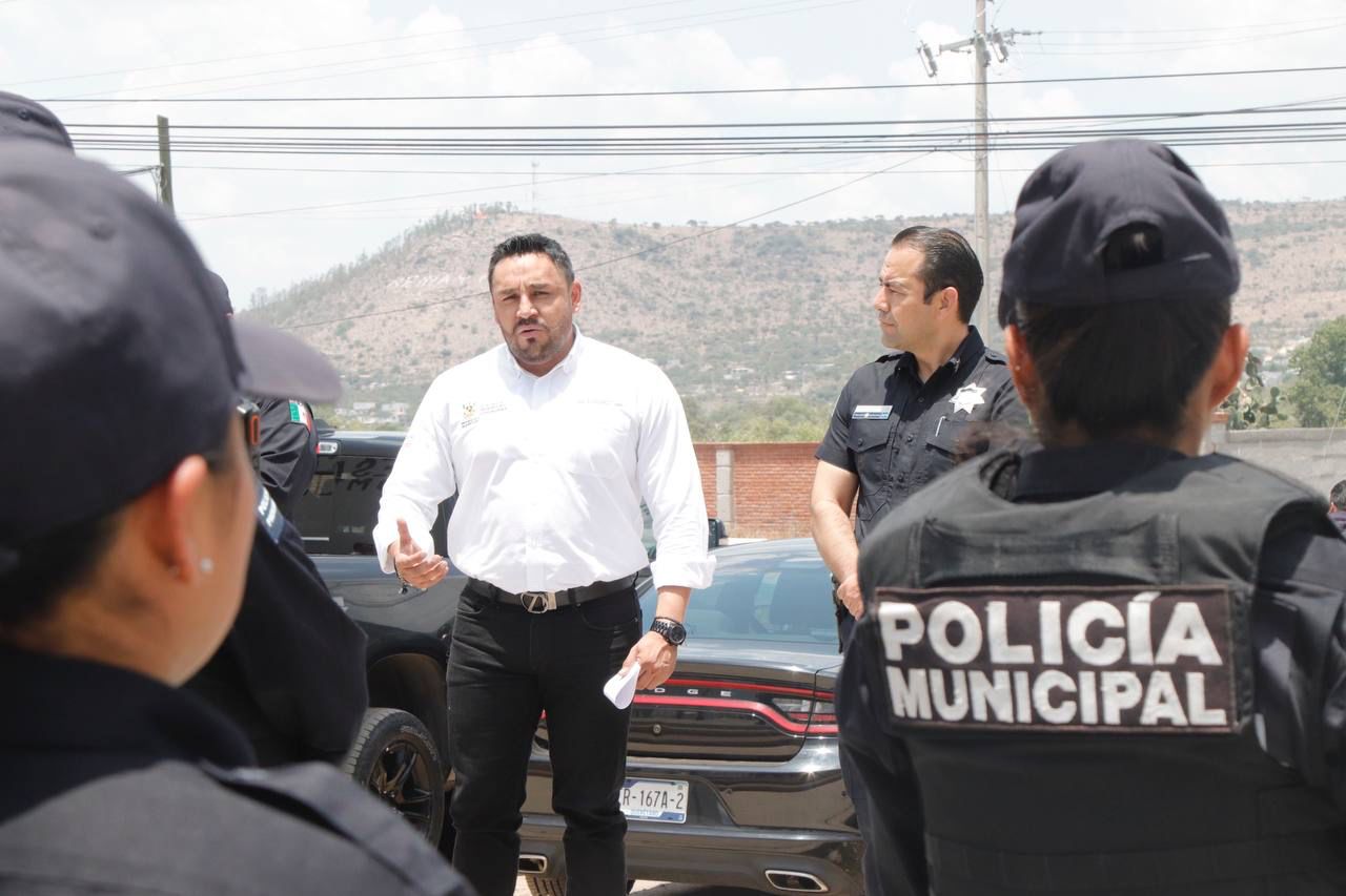 Gobierno de Querétaro fortalece policías municipales; entrega patrullas y motocicletas 1