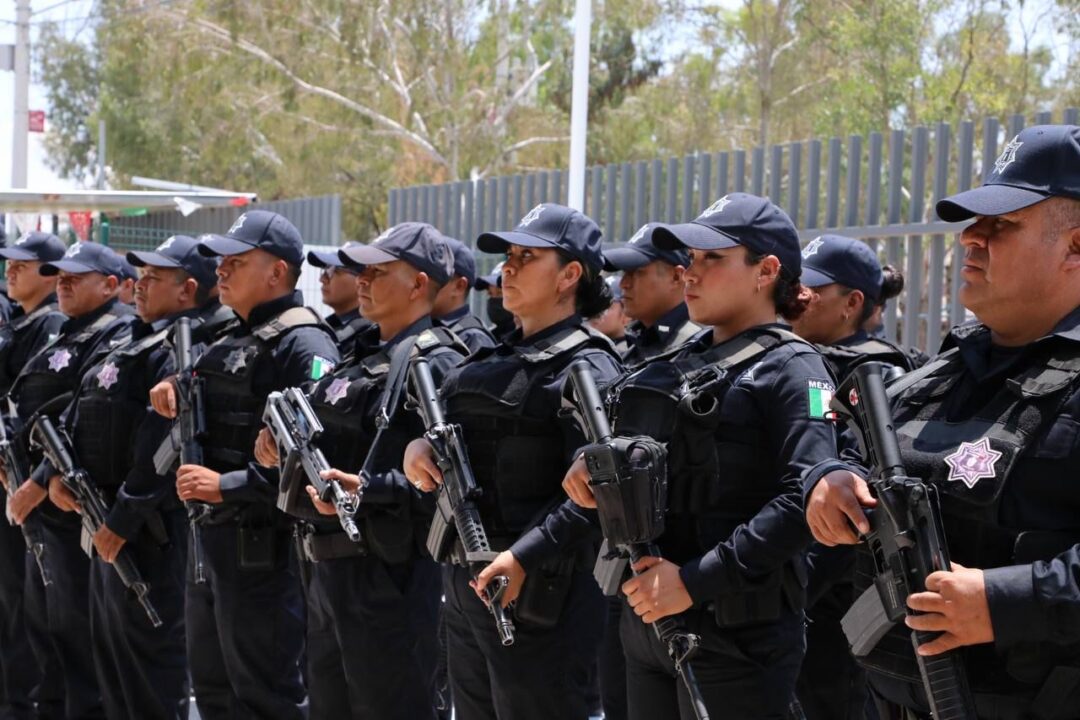 Gobierno de Querétaro fortalece policías municipales; entrega patrullas y motocicletas