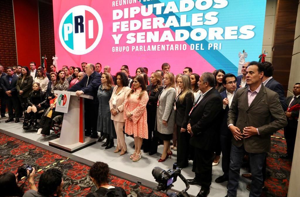 Diputados y senadores del PRI formarán una bancada unida para cerrar legislatura