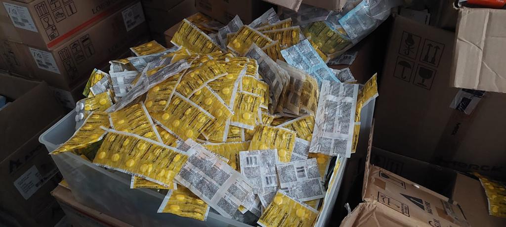 Edomex: decomisan 50 mil cajas de medicamento caduco en Ecatepec