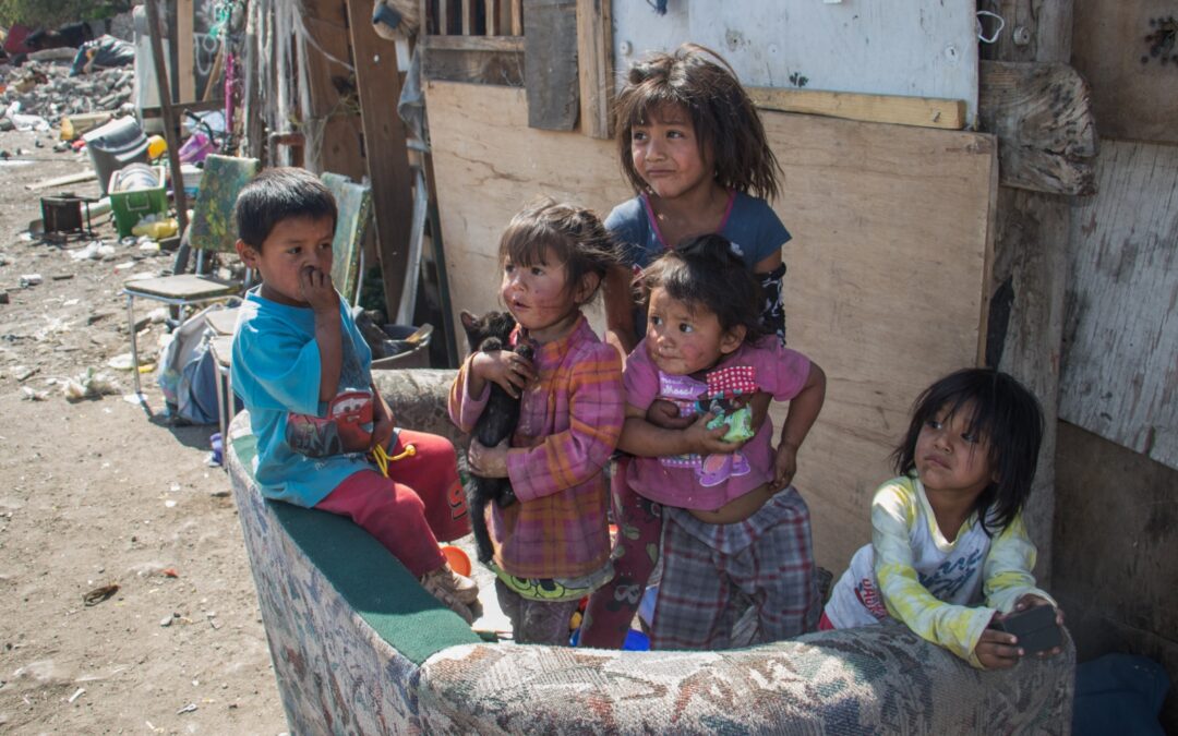 La pobreza extrema afecta a más de 330 millones de niños: Unicef