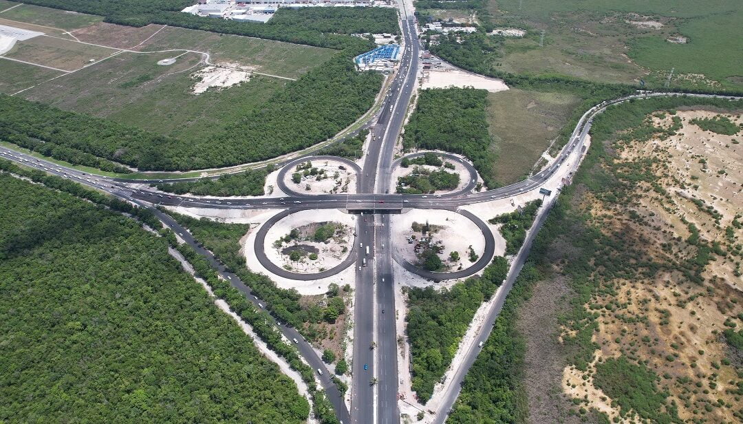 Beneficia Gobierno Federal a turistas y a habitantes con obras viales en Cancún