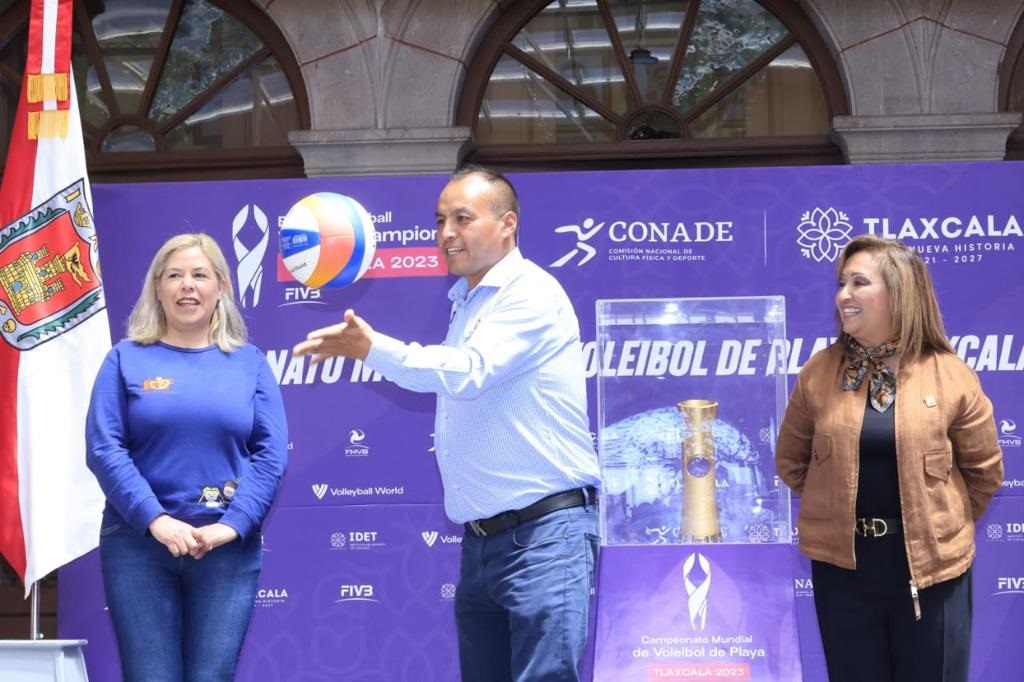 Trofeo del mundial de voleibol de playa llegó al municipio de Tlaxco