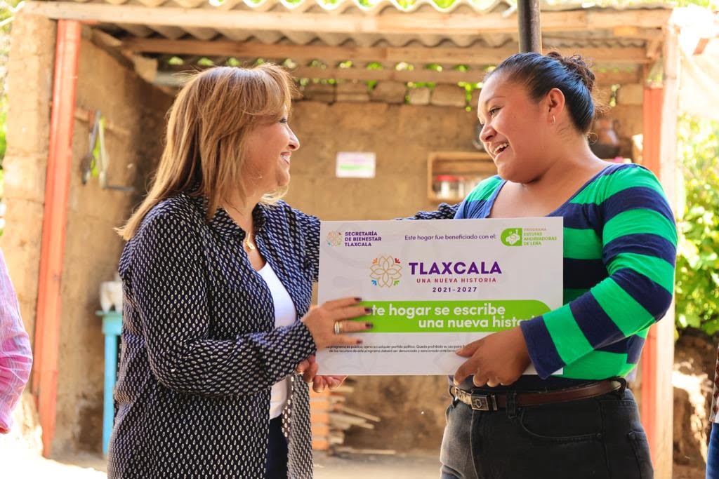 Entregó Lorena Cuéllar primeros apoyos del programa estufas ahorradoras de leña
