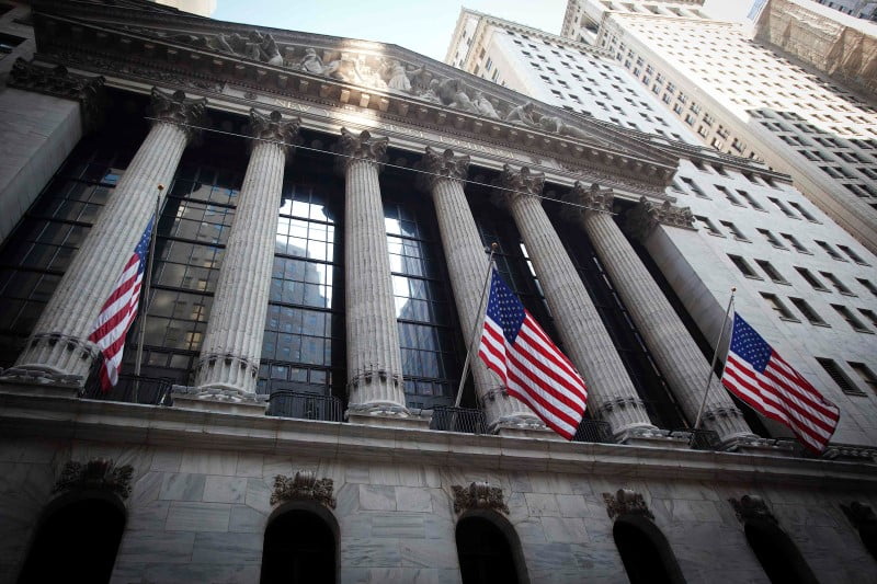 Wall Street rebota; rendimientos de bonos de EE.UU. se relajan